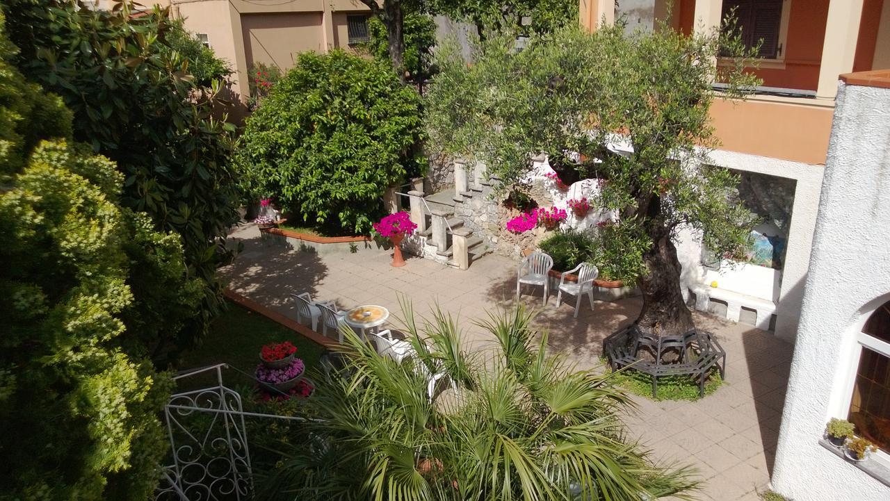 Orchidea Residence Hotel Finale Ligure Eksteriør billede